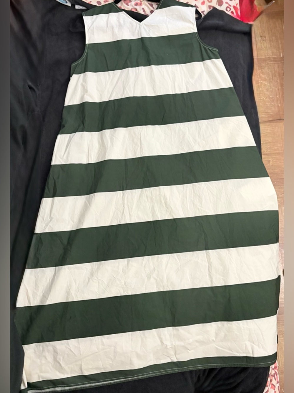 Uniqlo x Marimekko V-Neck Sleeveless Flared A-Line Dress - Picture 3 of 4